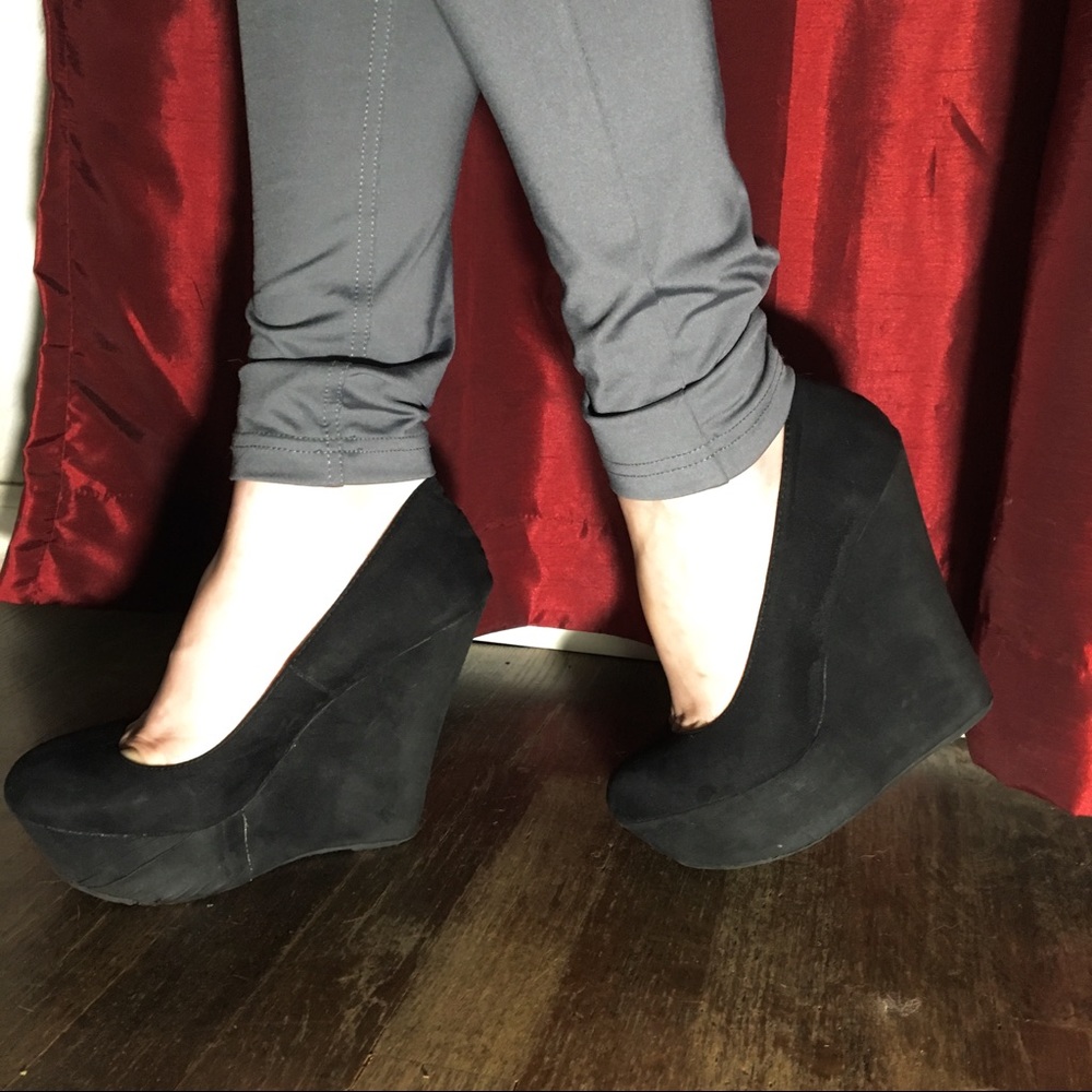 Basic black wedges